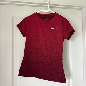 Nike Dri Fit Womens Medium Red Heather Athletic Short Sleeve Running Training T